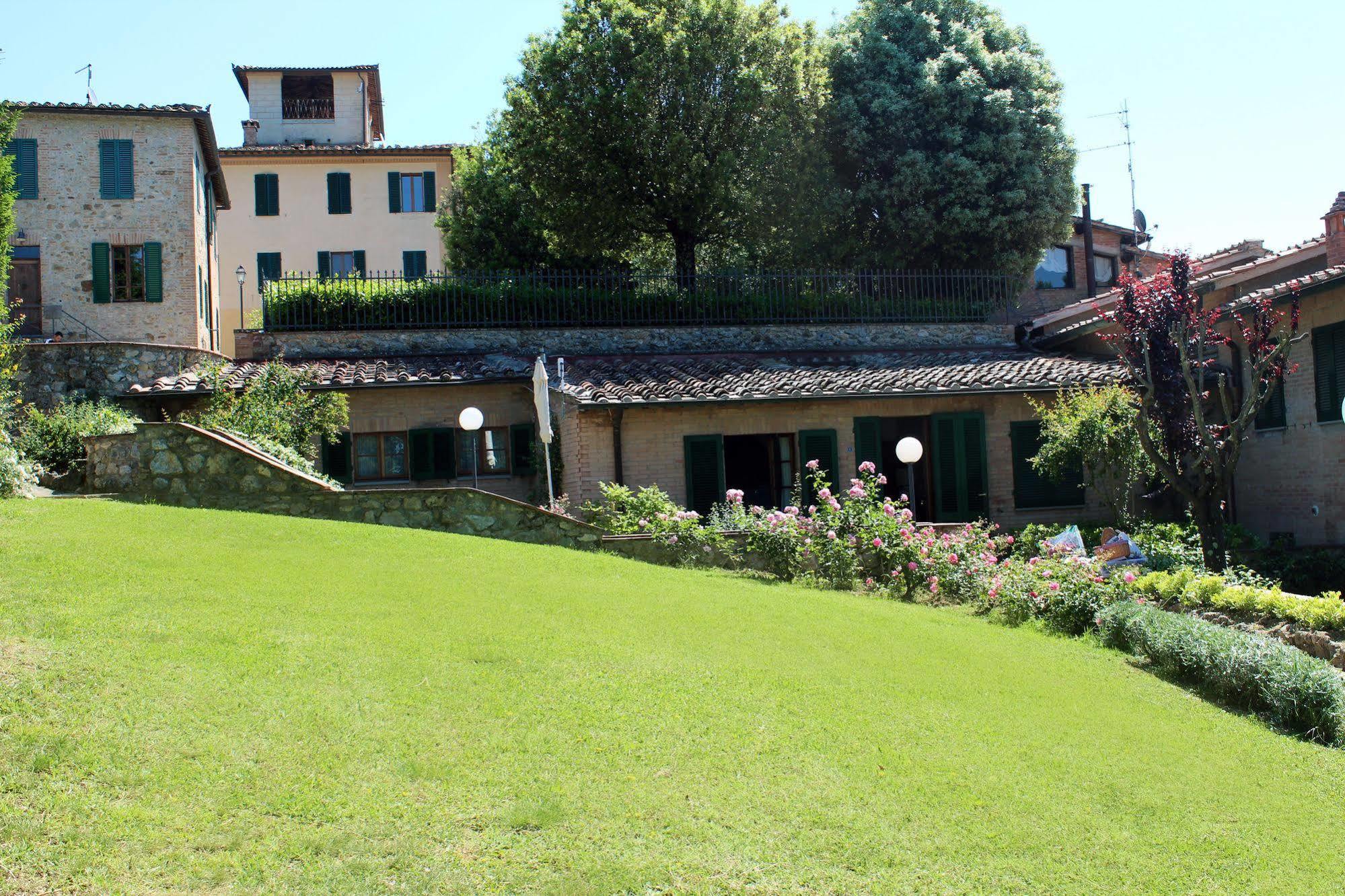 Villa Agostoli Siena Exteriör bild
